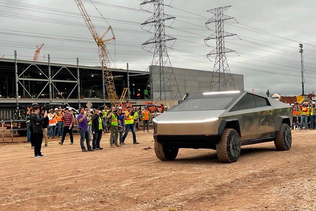 tesla cybertruck samsung